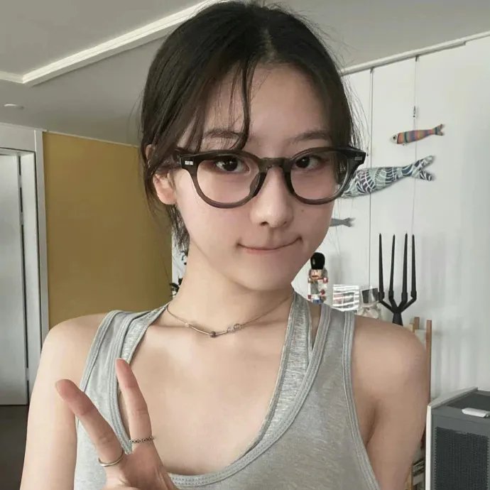 脸庞海报